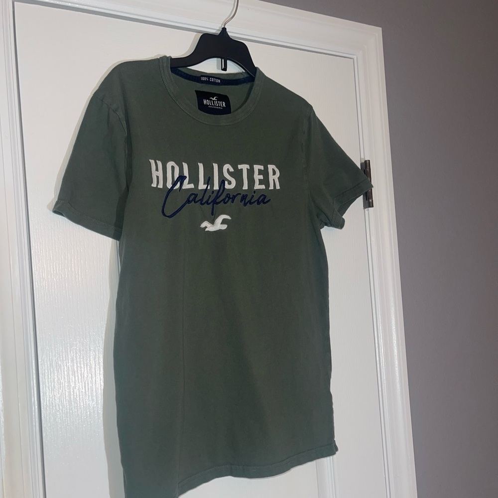 Hollister Olive Graphic Tee Men Small